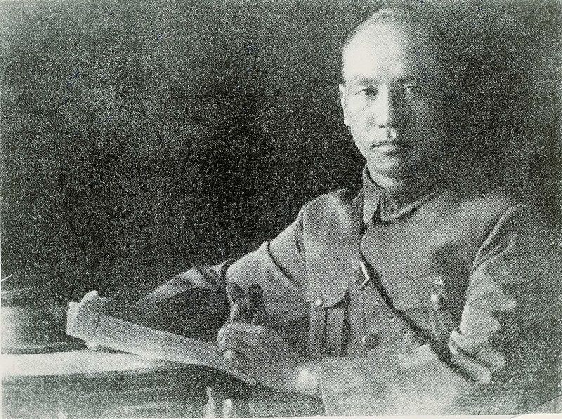http://img.photobucket.com/albums/v243/DoctorX/800px-Chiang_Kai-shek_1926.jpg?t=1251951341