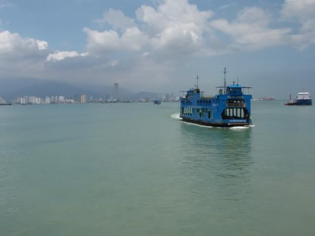 http://img.photobucket.com/albums/v243/DoctorX/Penang-Ferry-786135.jpg?t=