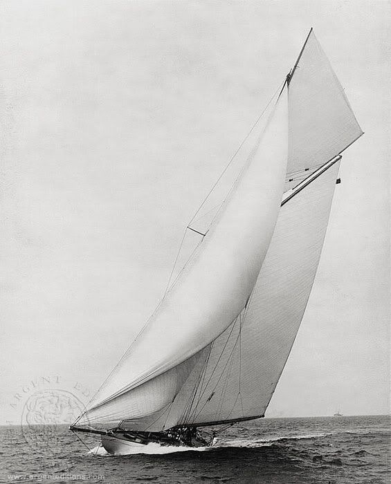 http://img.photobucket.com/albums/v243/DoctorX/yacht-columbia-full-sail-31209-700.jpg?t=1272383557