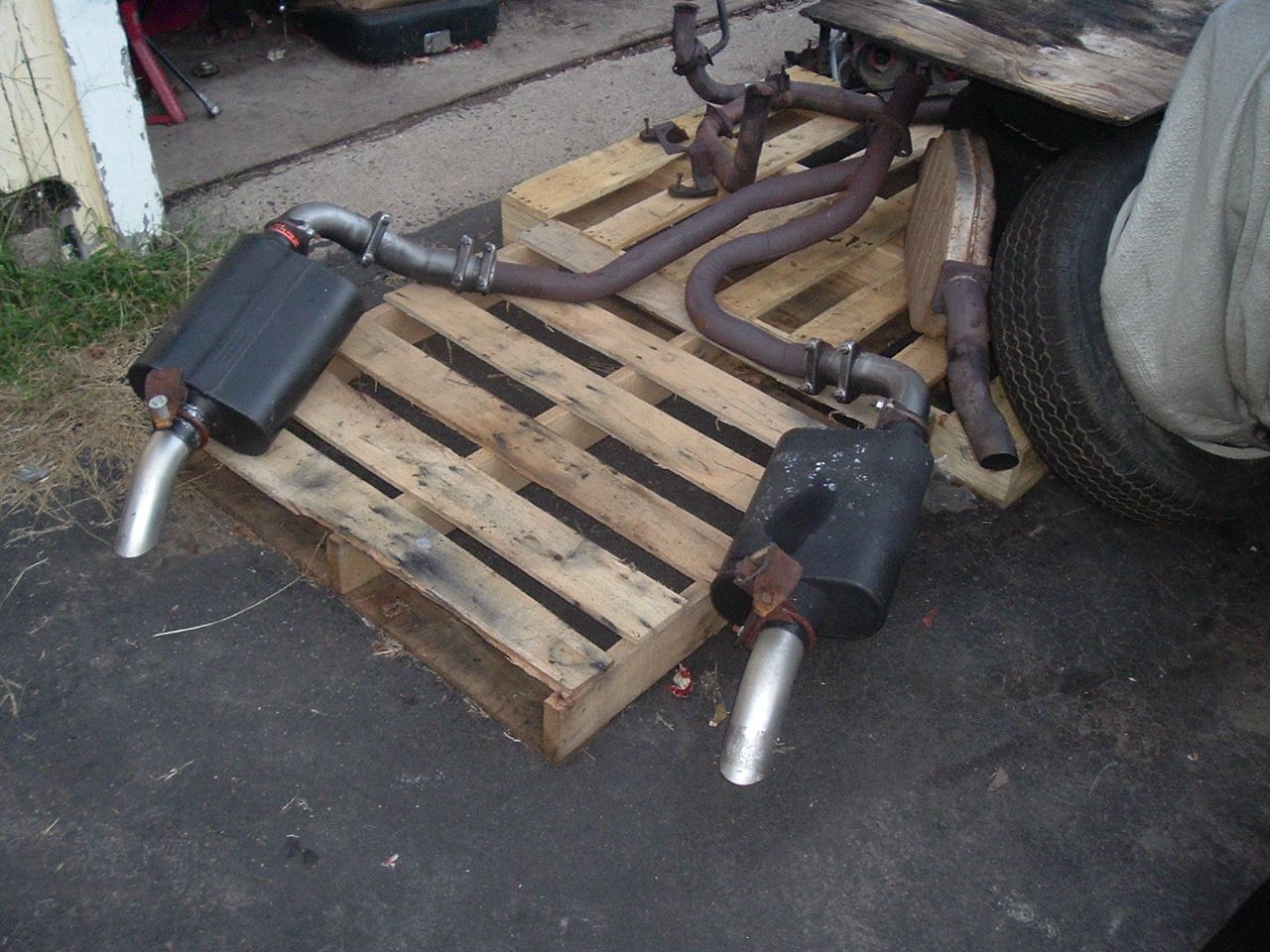 75exhaust1.jpg