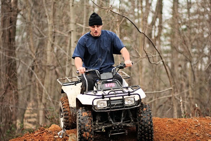 IMAGE: http://img.photobucket.com/albums/v244/ChrisACR/General/Mikedirtpilesharpend.jpg