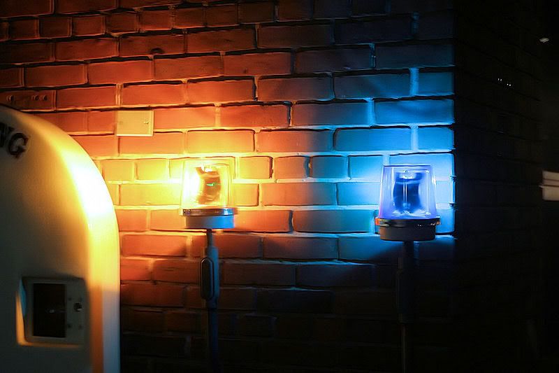 IMAGE: http://img.photobucket.com/albums/v244/ChrisACR/Skyshots/strobelights.jpg