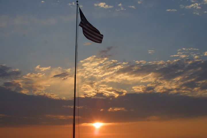 IMAGE: http://img.photobucket.com/albums/v244/ChrisACR/Skyshots/sunsetbeach7.jpg