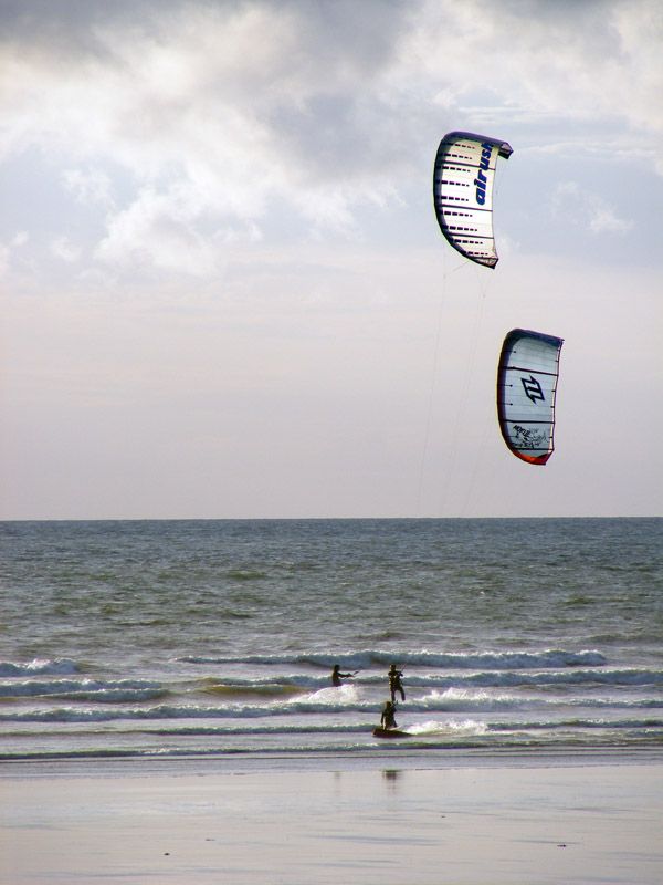 WindsurfersFullZoom.jpg