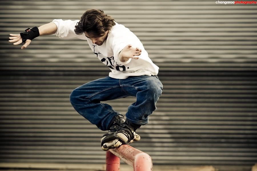 IMAGE: http://img.photobucket.com/albums/v244/erykv1/westend/skating/IMG_0990.jpg