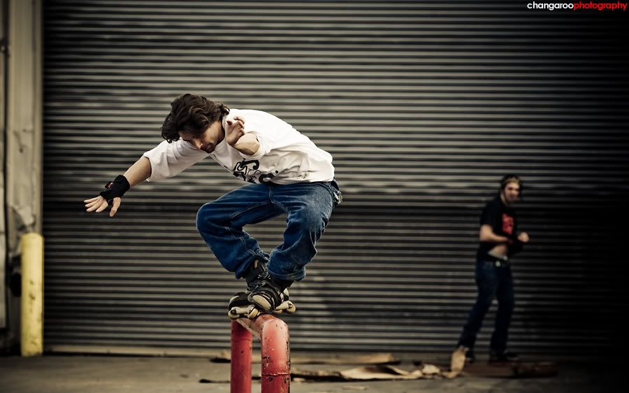 IMAGE: http://img.photobucket.com/albums/v244/erykv1/westend/skating/IMG_1019.jpg