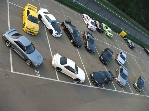 [img width=568 height=426]http://img.photobucket.com/albums/v245/slED9e/rosmalenzolder134.jpg[/img]