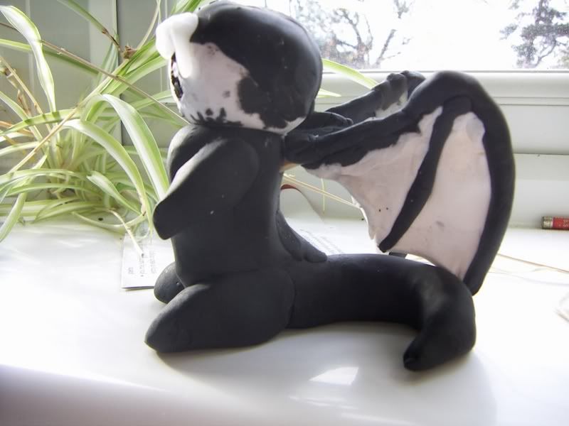 The first Darke i made, the head fell off and i cant get it to stick. so this time i added support before i baked it.
