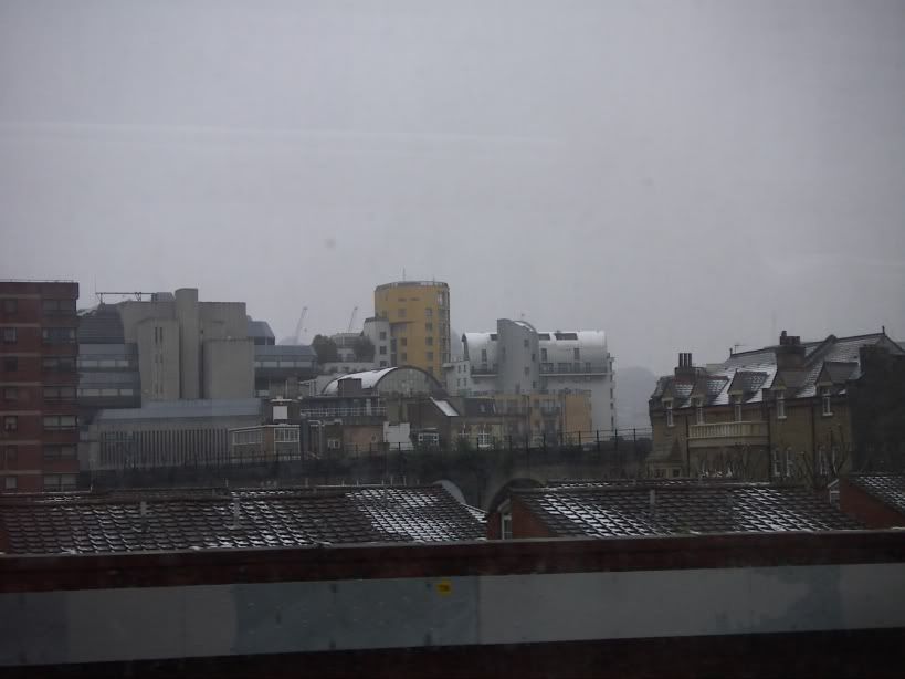 i think this is the first time i've been into the city whilst its snowing