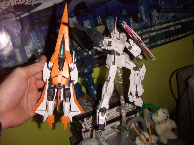 size comparison between the Arios and the Unicorn
