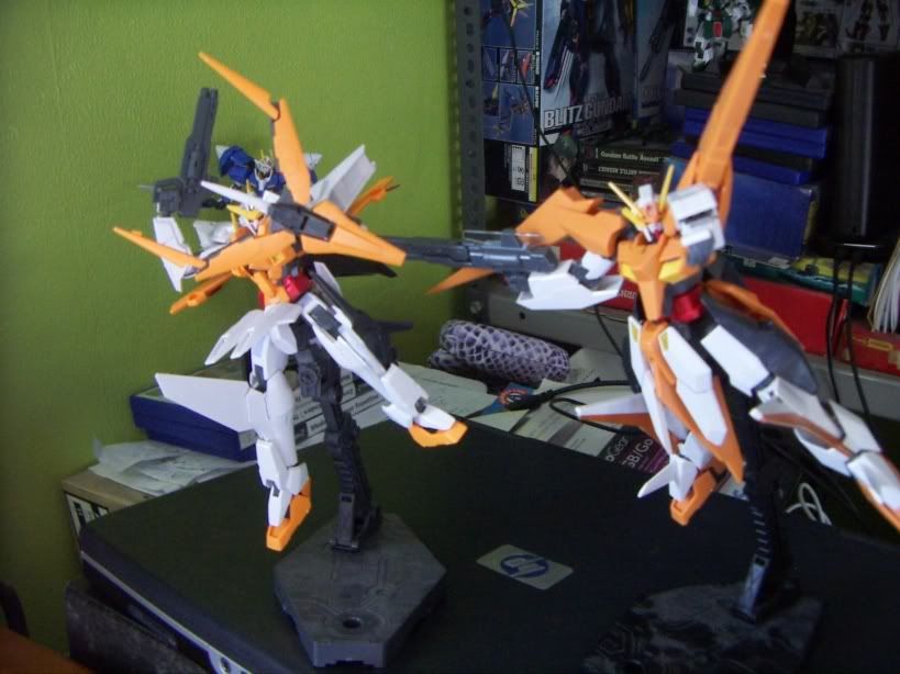 i do like the Arios' hidden machine cannons, but the blade claw of the Kyrios was a helluva lot scarier