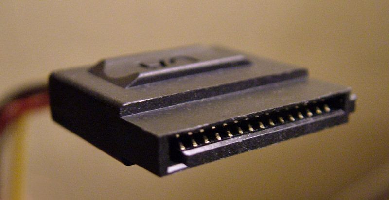 SATA_power_cable.jpg