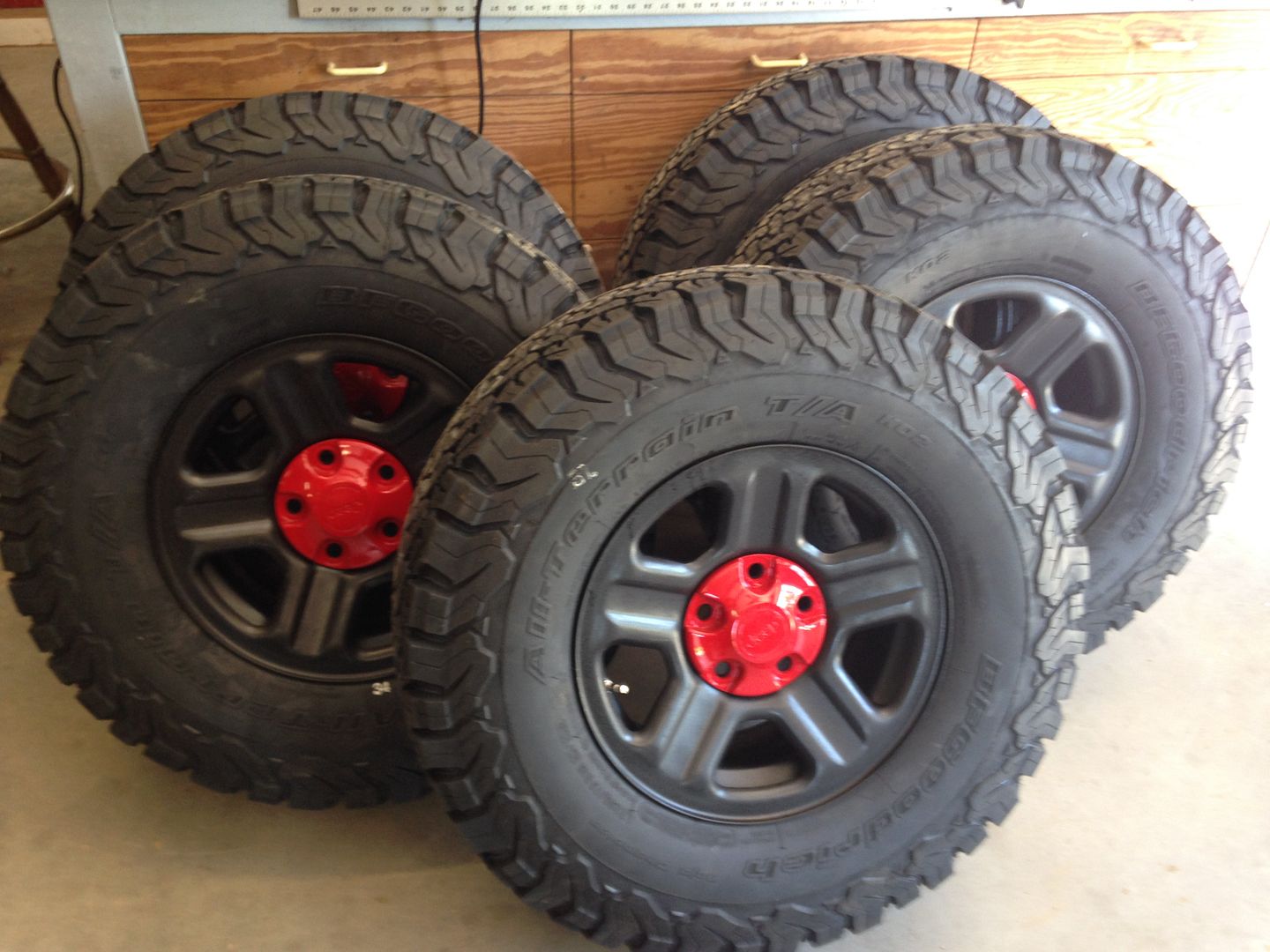 Anybody Running Stock Steel 16x7 JKU Wheels with bigger Tires Jeep