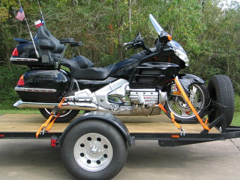 hauling a goldwing... GL1800Riders