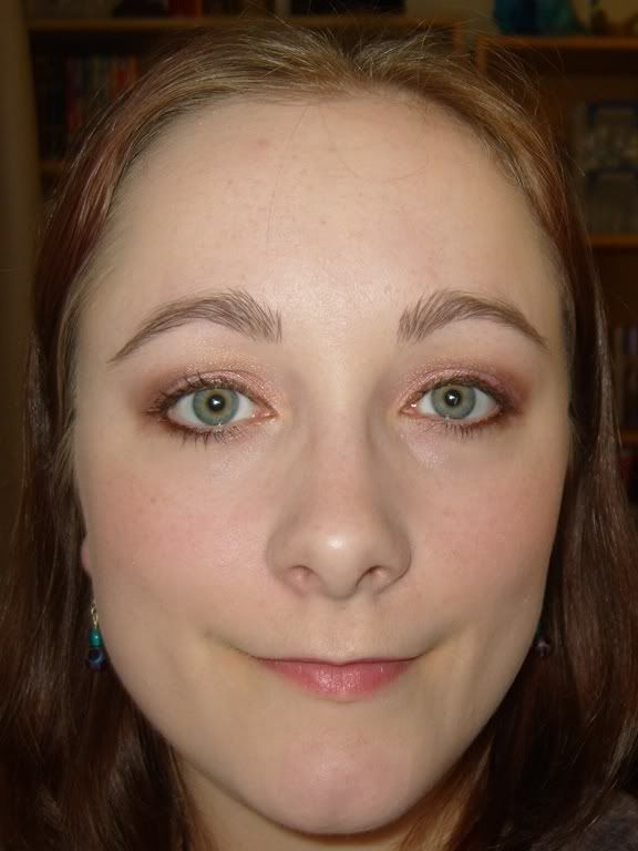 gold and brown eye makeup. rown eye shadow in crease