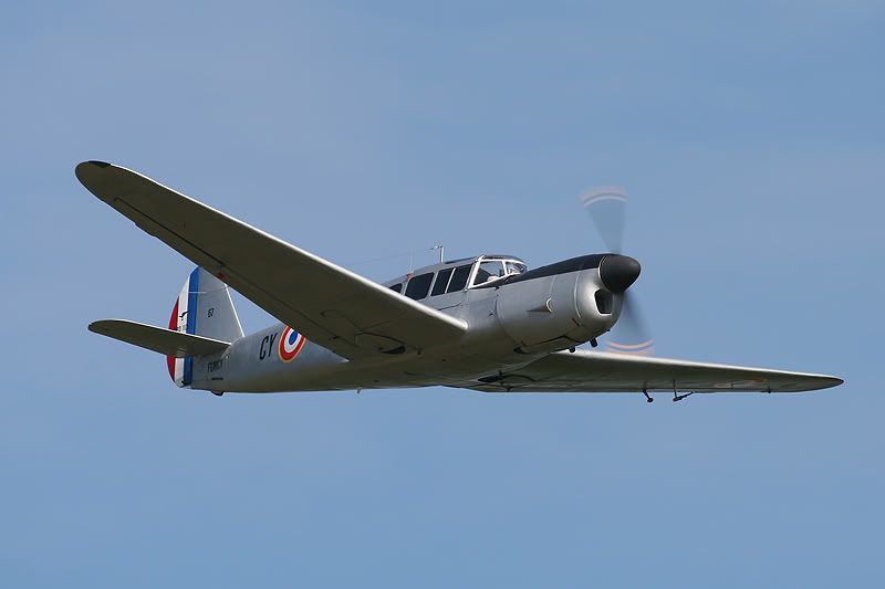 http://img.photobucket.com/albums/v249/gspinks/2006/Airshows/La%20Ferte%20Alais%20-%203rd%20June/Part%201/LaFerteAlaisA1_089.jpg