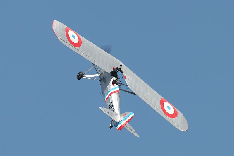 http://img.photobucket.com/albums/v249/gspinks/2006/Airshows/La%20Ferte%20Alais%20-%203rd%20June/Part%201/LaFerteAlaisA1_364.jpg