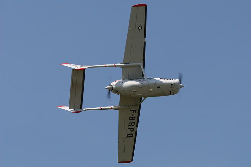 http://img.photobucket.com/albums/v249/gspinks/2006/Airshows/La%20Ferte%20Alais%20-%203rd%20June/Part%202/LaFerteAlaisA2_415.jpg