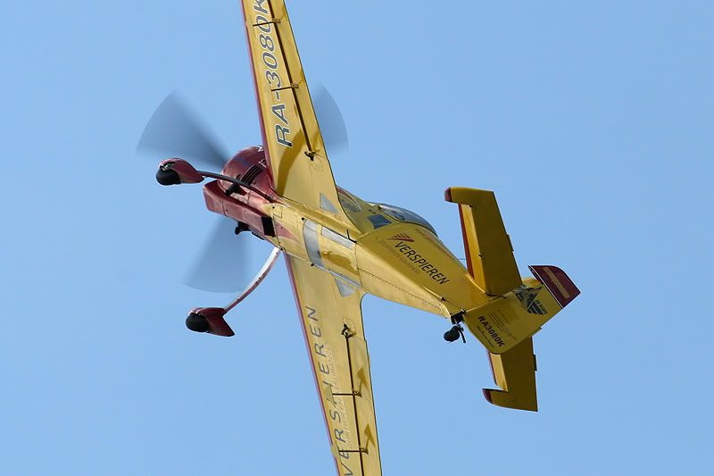 http://img.photobucket.com/albums/v249/gspinks/2006/Airshows/La%20Ferte%20Alais%20-%203rd%20June/Part%202/LaFerteAlaisA2_966.jpg