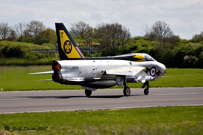 http://img.photobucket.com/albums/v249/gspinks/Aviation/Misc/2009/1%20Lightning%20XS458%20Taxi%20Run%20-%2025th%20April/LightningXS458TaxiRun25thApril09-10.jpg