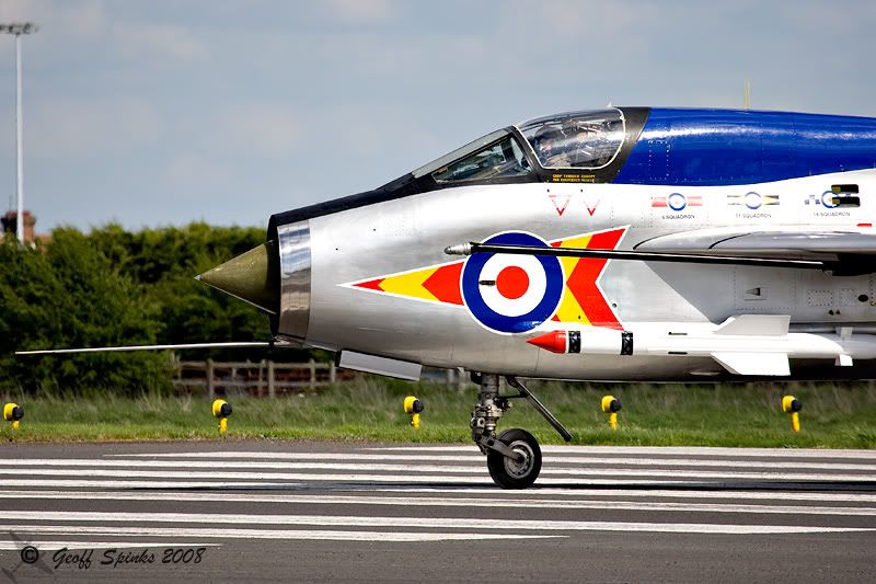 http://img.photobucket.com/albums/v249/gspinks/Aviation/Misc/2009/1%20Lightning%20XS458%20Taxi%20Run%20-%2025th%20April/LightningXS458TaxiRun25thApril09-17.jpg