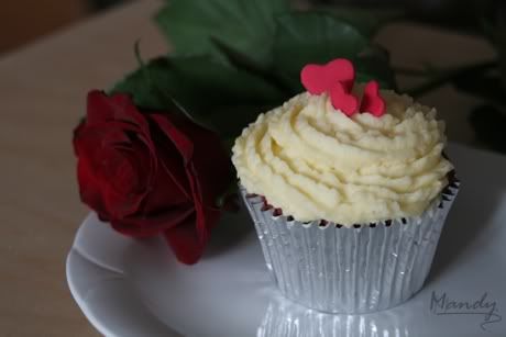 Red Velvet Cupcake with Butter Icing & Fondant Hearts