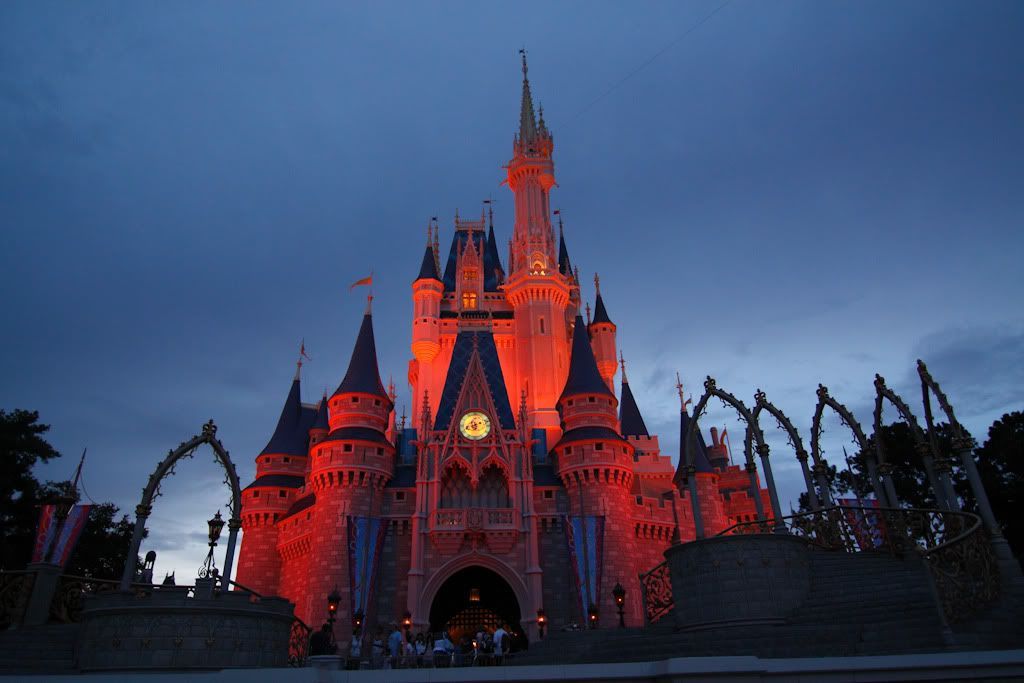 IMAGE: http://img.photobucket.com/albums/v253/Banger242/Disney1of2.jpg