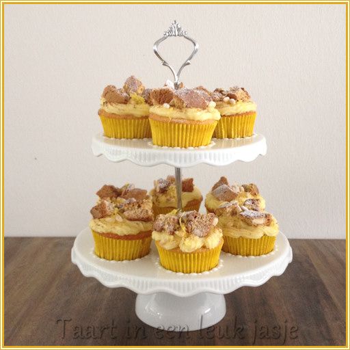 http://img.photobucket.com/albums/v255/PocketDragon/Cupcakes/Limoncello.jpg