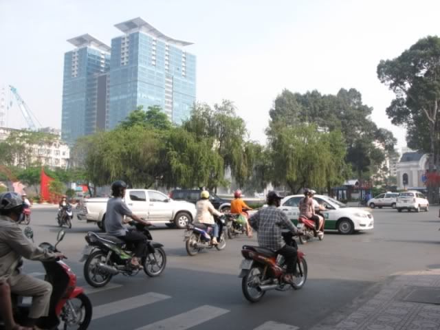 vng xoay L Lợi - Nguyễn Huệ