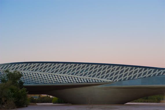 Zaragoza Bridge Pavilion. Zaha Hadid: Zaragoza Bridge