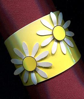 1960s Yellow Daisy Bracelet
