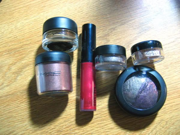 makeuphaul.jpg