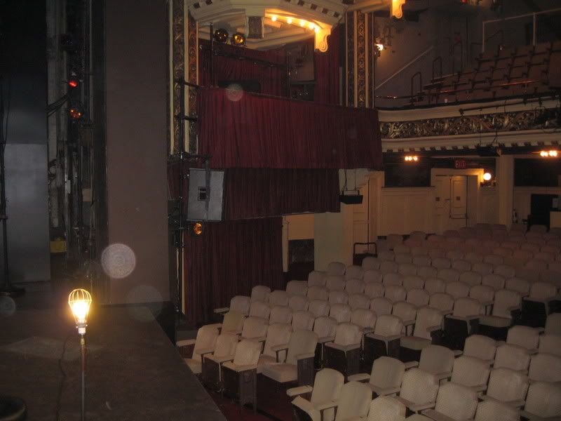 re: Great pictures of theaters from the stage?