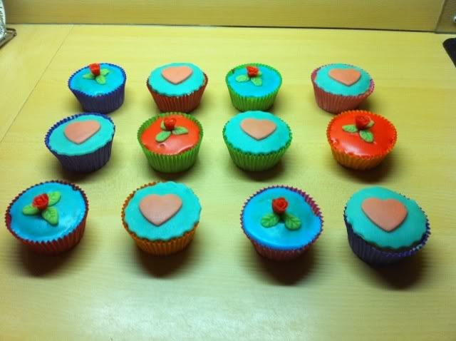 http://img.photobucket.com/albums/v280/Bianca1201/cupcakes.jpg
