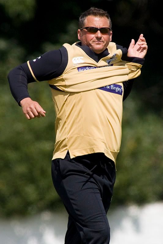 IMAGE: http://img.photobucket.com/albums/v280/paperpics/Cricket_Scot_York_AW46.jpg