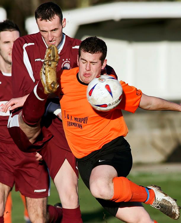 IMAGE: http://img.photobucket.com/albums/v280/paperpics/pics2/Ballingry_v_Linlithgow_AW21.jpg