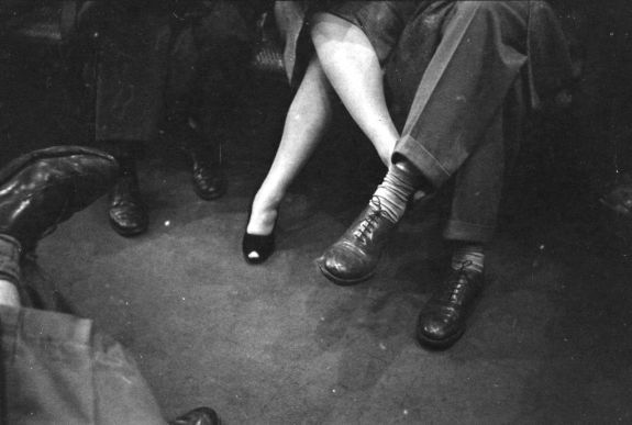 photo LifeandLoveontheNewYorkCitySubwayrdquo1946.jpg