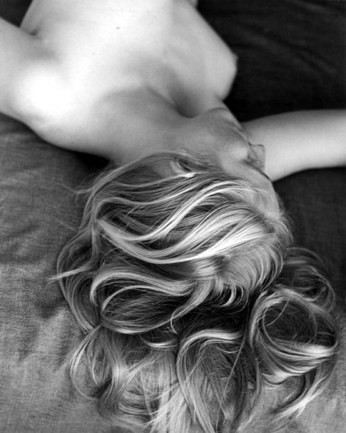 photo imogen-cunningham-phoenix-recumbent-19681.jpg