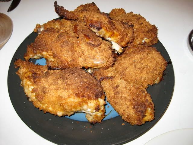 chicken wings in the oven. crispy fried chicken wings.