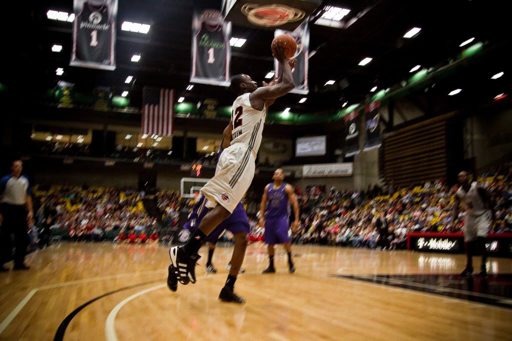 IMAGE: http://img.photobucket.com/albums/v281/Stickyshoez/IMG_2365.jpg