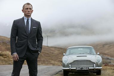 Bond & the Aston Martin - Skyfall (2012)