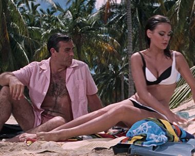 Bond & Domino on the Beach - Thunderball (1965)