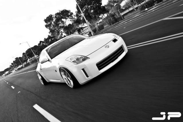 IMAGE: http://img.photobucket.com/albums/v283/AXFREAK/Jokers%20350Z/Jokers350Z8.jpg