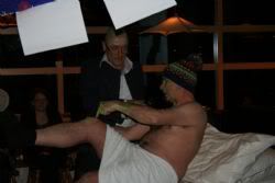 Leendert op de massagetafel