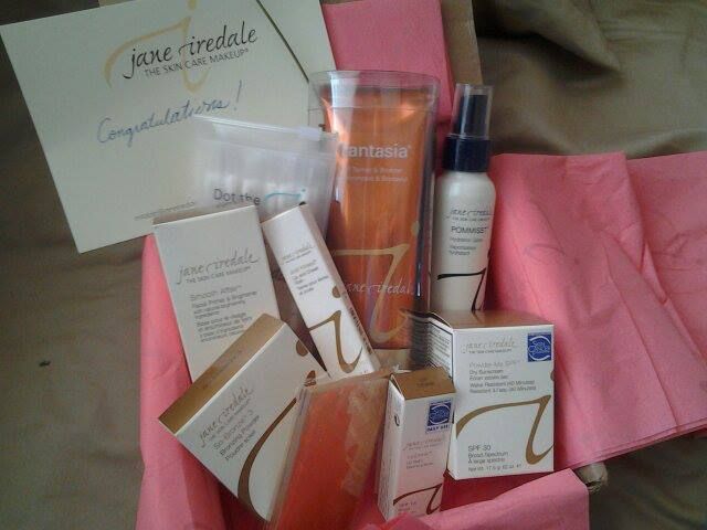 Thank you jane jane iredale - THE SKIN CARE MAKEUP for the fantastic Pinterest prize! I received it in the mail yesterday and can't wait to play with it. photo 992178_10201744334753579_1773142496_n.jpg