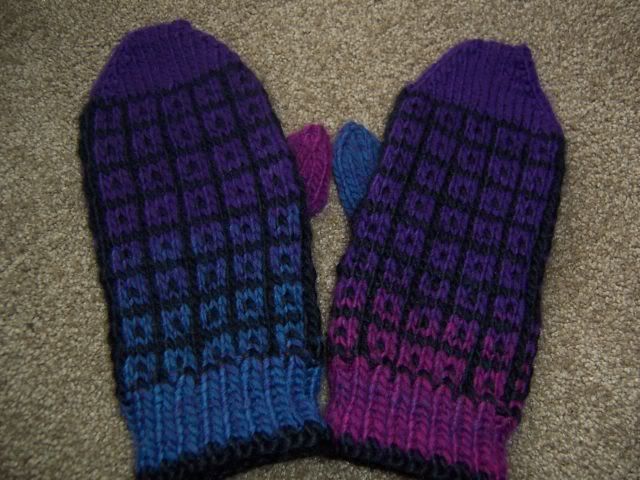 Aurora Borealis mitts - back