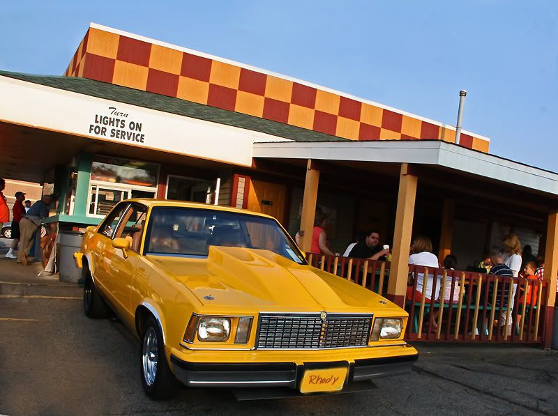 IMAGE: http://img.photobucket.com/albums/v287/BowlXLuk/Canon%20Images/Car%20Show/Drive-In.jpg