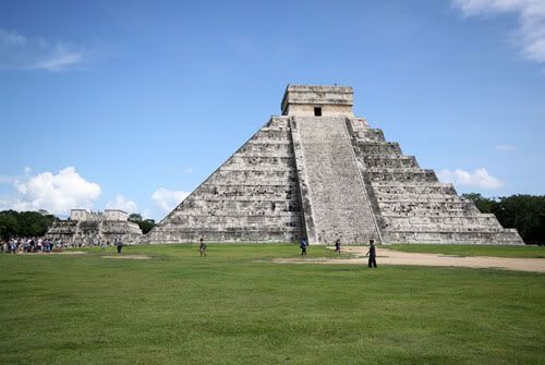 http://img.photobucket.com/albums/v288/Dazbo5/Chichen-Itza-03.jpg