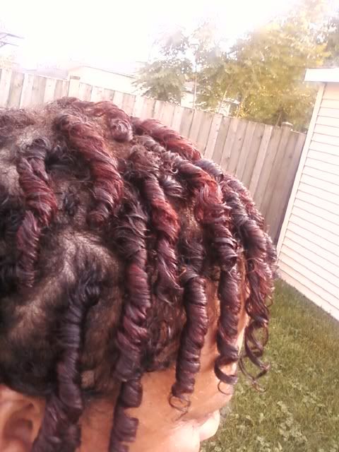 sideoffingercurls.jpg