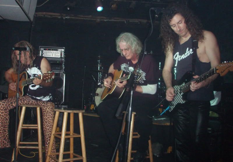 http://img.photobucket.com/albums/v288/stevetheq/unplugged.jpg